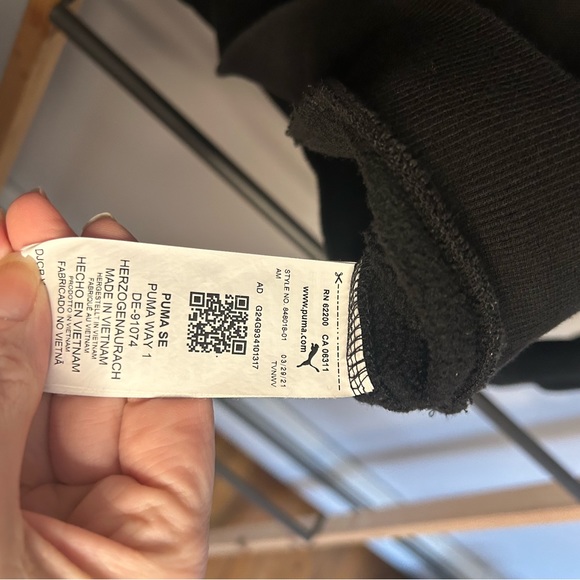 Puma Layered Graphic Logo Pocket Fleece Hoodie Black Size Medium - Picture 4 of 4